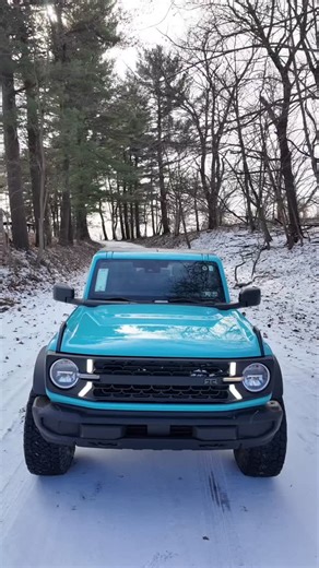 Bronco RTR Vintage Edition: Peacock Blue 2025 Bronco Big Bend upfitted with: • RTR spacer lift • RTR Bronco wheels 35” all-terrain tires • Custom RTR grille & fender badges • High-clearance RTR exhaust • Serialized RTR dash plaque • Full exterior paint finish Competition-inspired capability with Ready to Rock confidence—straight from the Ford factory #BroncoRTR #RTRVehicles #BroncoNation #ShultsFord | Shults Ford