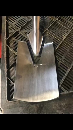 Making of the Evolution SE digging spade.