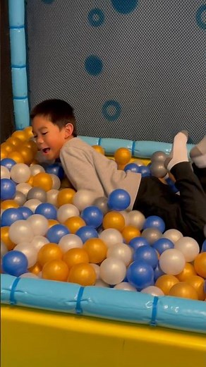 Ball pit #ballpit #balls #plastic #plasticball #pit