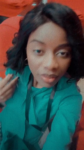 No 1ano da faculdade de Medicina na Universidade Agostinho Neto 🙏🏿🙏🏿🙏🏿Eu ainda estava em seu ventre!! Quando licenciou-se eu estudava a 6classe no Mutu- ya -Kevela. E Hoje na sua mais alta especialidade eu tenho o prazer de acompanhar-te e continuar com o grande legado que sempre nos ensinou: Deus, Família e Estudo.( E prometo minha querida mãe ❤️ cumprirei) Minhas Senhoras e meus senhores! Chitembo Tchalaza, Cuito e todo protocolo observado da província do Bié👌🏿🙌🏿A vossa Dra. Celeste 