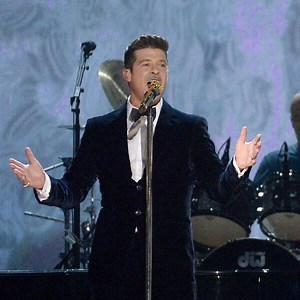Robin Thicke and Chicago Are a Match Made in Music Heaven at 2014 Grammys (No Foam Fingers Needed!)