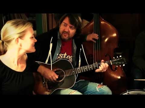 Kelly Willis - Harper Valley PTA (Studio Version)