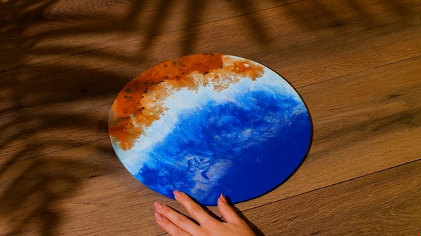 Crafting masterpieces With Resin Pour