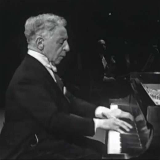 Arthur Rubinstein: Rachmaninoff's Variations Showcase