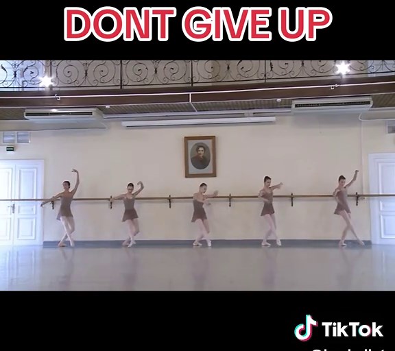Don't Give Up: Inspiring Ballerina Journey