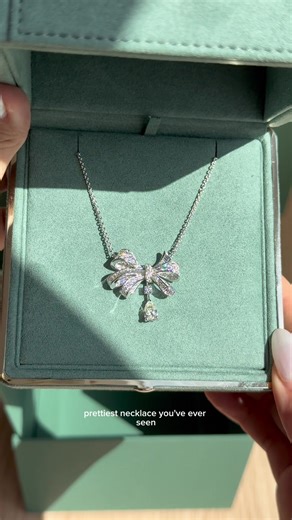 The Graff unboxing y’all have been waiting for , I finally decided which one to get! What do we thinkkk✨✨🤭 1% delulu 99% sparkle !! #graff #unboxing #luxury #jewelry #jewellery