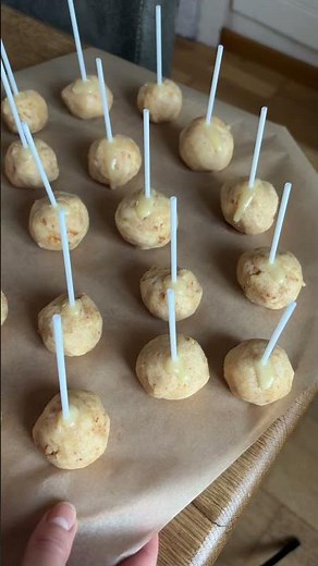 Delicious Cake Pops: Quick and easy recipe 🍰🍭 #CakePops #EasyRecipe #DeliciousDessert