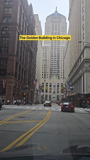 31 reactions | The Golden Building in Chicago #boardoftrade #chicagoland #usareels #downtownchicago | USA FIRST | Facebook