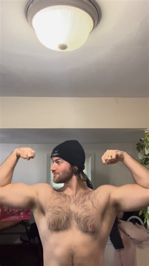 Eric Turkheimer | Online Fitness Guide for Men on Instagram: "Consider this my holiday card! I hope everyone has a warm holiday full of joy 🥹 #sleeptoken #menshealth #christmas #bodypositivity #love"