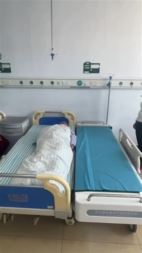 Doc Labs ™ on Instagram: "A very useful electric bed. Speaking of moving the patient, what are the indications of logrolling in trauma patient?"