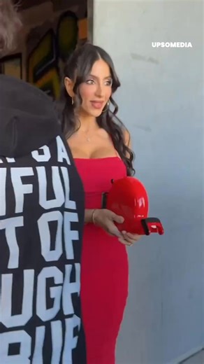 L'actrice pour adultes, Lily Phillips, a fait une grande annonce, et maintenant elle attend de savoir qui sera le père. | Formidable