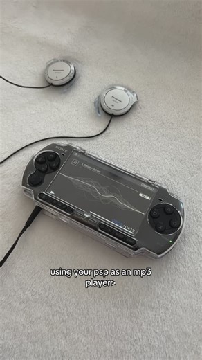 volpe 驪 on Instagram: "i finally put the clear case on my psp, it looks great #retro #techtok #psp #playstationportable #psp3000 #2000s #00s #2000snostalgia #whirr #olderbrothercore #gamereview #gamerecomendation"