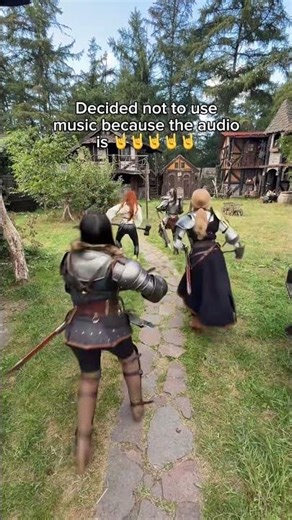 Clank clank clank clank clank clank clank 🫶🏻 #fyp #bogenwald #armor #renfaire