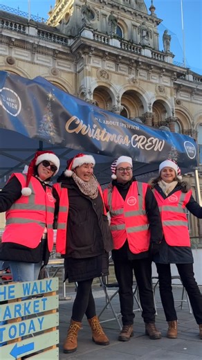 Throwback to last Sunday - and what’s to come! 👀🎄✨ Last Sunday our Christmas Crew were joined by @cookiebarista and Murphy’s hot chestnuts, serving up delicious treats and festive snacks, with special appearances from Bluey and Crazee thanks to @ipswichtown! This Sunday the 14th of December, our Christmas Crew will be joined by some festive music! 🎶 From 11-1pm, Suffolk Phoenix Brass band will be playing, filling the town centre with festive music to add to your Christmas shopping experience!