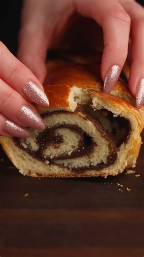 🍫 Chocolate Babka | Soft, Swirly & Chocolatey 🤎 #food #cake #recipe #foodie #cooking