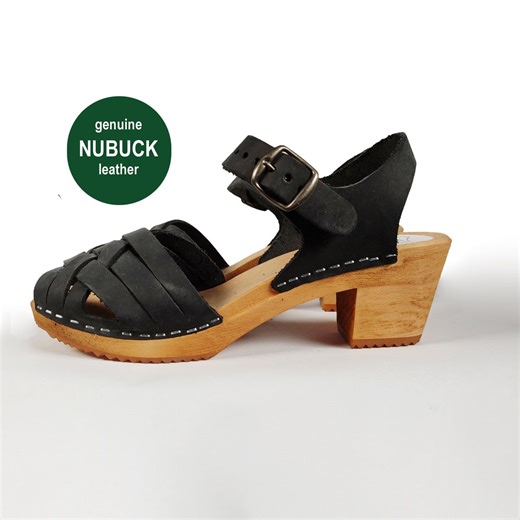 Svenska Träskor - ULLA - flätade träskor med öppen tå - nubuckläder i brunt läder Dam Träskor i trä svarta bruna - Etsy Sverige