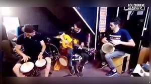 5.5K views · 141 reactions | Magnifique interprétation de la Chanson : "id yegran kemlit " de Hakim Tidaf. Chant et guitare : ghiles Touabi Mondole: mourad moula Bangos: Nabil bourab Derbouka: ghilas n'ait amara Bonne écoute à tous ❤️ #KA31 | Bouzeguene ⴱⵓⵣⴳⴰⵏ | Facebook