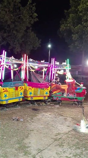 आज गई थी नुमाइश देखने 😂😂😍