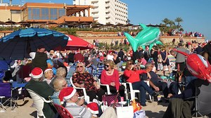 120K views · 138 reactions | CHRISTMAS DAY BEACH PARTY on La Zenia Beach 拾 After a hiatus of two years, our friends at Chiringuitos Del Sol invite you to a super barbecue on Cala Bosque beach ️ from 11:00 until 18:00. Festive dress entirely optional  #playacalabosque #lazenia #orihuelacosta | La Zenia | Facebook