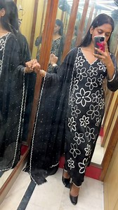 304K views · 8K reactions | Shine bright during the festivities in this stunning outfit. Get you durga puja outfit from Kamal Bhandar & Muskan And get flat 10% discount on all readymade items . So finish your Puja shopping before the collection is over. . #DurgaPujaStyle #festivefashion | Preeti mua lifestyle | Facebook