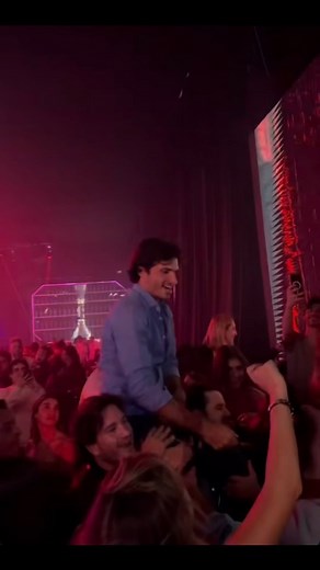 Carlos Sainz Fan Page on Instagram: "Carlos dancing "Smooth operator" last night. This video is a masterpiece and the song is 🤌🏻 *chef's kiss* Carlos bailando Smooth operator anoche _ #carlossainz55 #carlossainzjr #carlossainz #tifosi #F1 #smoothoperator #Ferrari #formula1 #chili #españa ©️ astriid_morenof1"