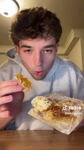 Exploring Honeycomb Delicacies and Recipes