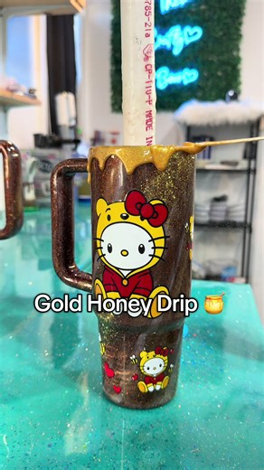 The Satisfying Art of Honey Dripping