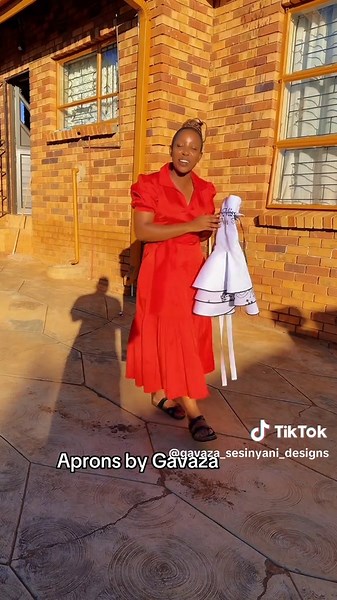 Stylish Aprons by Gavaza for Every Occasion