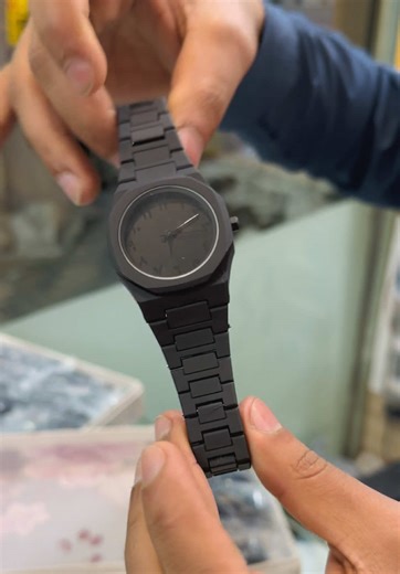 Big sale on black aura watch | Shop no 4 basement of pairs plaza opposite old Al jannat mall commercial market Rawalpindi #viralvideo #watches #03276538094 #trending #foryou