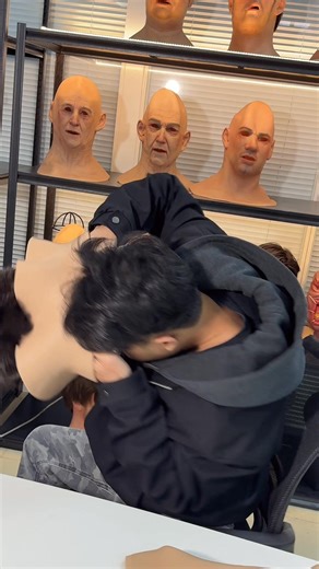 🎭 See First. Decide Later. This is not a promise — it’s a demonstration. The mask is worn on a real person and shown in real time. ✔️ Natural facial movement ✔️ Seamless neck and jaw transition ✔️ Realistic under close-up and motion You don’t need to trust claims. 📩 DM me for a live video call demo and verify everything yourself. If you’re interested in promoting a product that can be clearly proven: 🔗 Join our affiliate program: https://feilangmask.com/affiliate-program/recruit #SiliconeMask