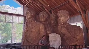 37K views · 976 reactions | I learned something new about Mt. Rushmore’s interesting history when I visited, so I wanted to share it with you! #MtRushmore #Roadtrip #SouthDakota #History #DackTour #Deaf #ASL | Dack Virnig | Facebook
