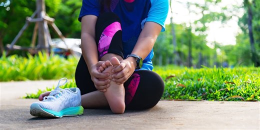 Numb feet while running: Causes, solutions and prevention methods