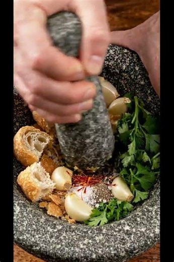 The 10-Minute Spanish Garlic Soup Recipe #shorts