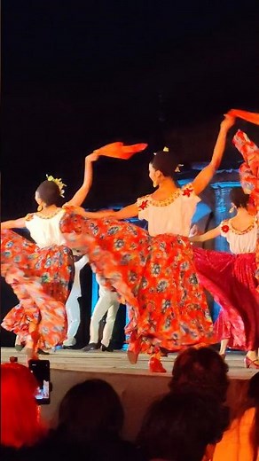 Ballet Folklórico de México de Amalia Hernández en el Castillo de Chapultepec