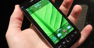 BlackBerry Torch 9850/9860 Hands-On [Video] - SlashGear