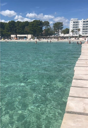 📍Alcudia Beach, Mallorca (Majorca) - Spain 🇪🇸 #alcudia #alcudiabeach #mallorca #mallorcaspain #adelinatravel