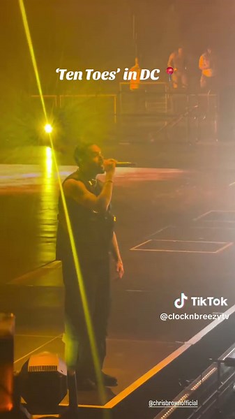 Chris Brown Performing 'Ten Toes' in Washington, DC