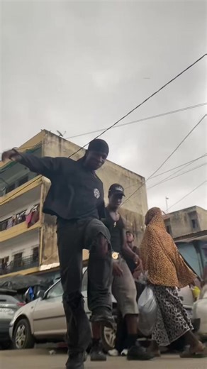 J’ai faillit enlever la tête de mon acolyte 😂#DemonOfSturdy #drilldance #sturdy #dril