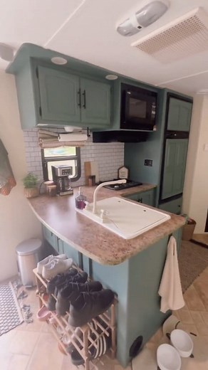 3.2K views · 85 reactions | What a makeover! #rvreno #lovethatrv #rvrenovation #rvinspiration  https://instagram.com/josleb | Love That RV | Facebook