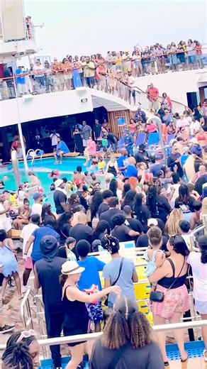 Sail Away Party Wobble Line Dance 😃! #carnivalcruise #cruiseship #cruising #carnivalglory