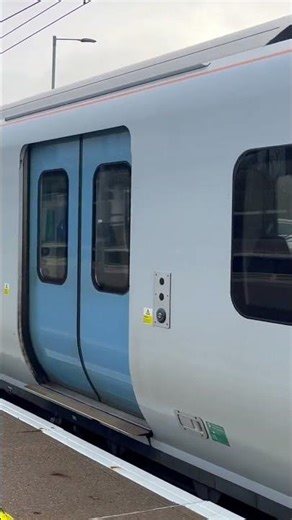 Great Northern Class 717 departs Potters Bay #train #railwaycontent #railway