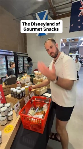 This is a gourmet snacks and food paradise! 😍 @phoneseatsfirst headed down to @epicurusgourmet in North Hollywood to check everything this high-end market had to offer. Decadent cheeses, ready-to-go pasta dishes, charcuterie, exotic tins, oils, vinegar, and truffle products adorn the shelves and pantries of this next-level grocer. 🧀🐚🐟 | Foodbeast