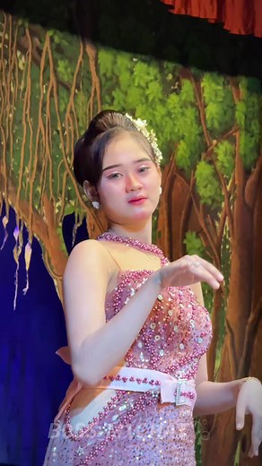 Salwa Santika: Chat Senin Dibales Minggu!