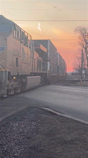 UP freight train meet at west chicago