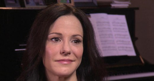 "Weeds" star Mary-Louise Parker unveils her hot new memoir, "Dear Mr. You"