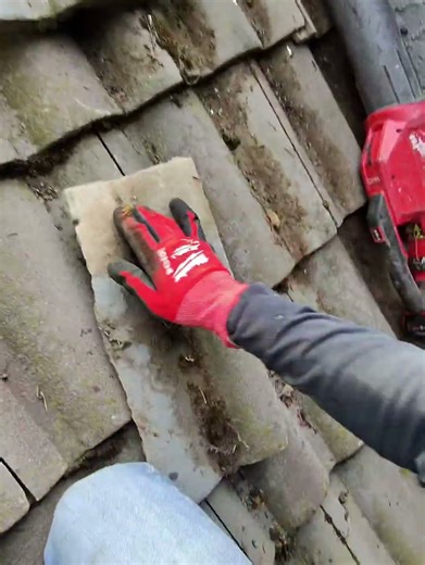 How to clean a dirty side wall flashing on any tile roof repair the easy way - SOLVED #frechieroofer
