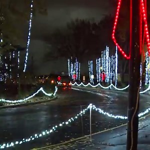 OPENING FRIDAY! 🎄✨ A popular Christmas tradition returns to Cincinnati -- and you don't even have to leave your car to enjoy it. https://bit.ly/32tCQpY | WLWT
