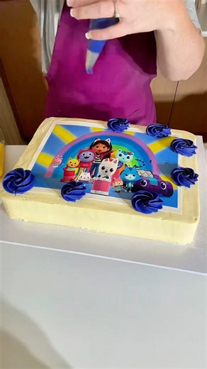 Gabby Dollhouse Slab Cake 🩷💜 So pretty, so bright and so big 🤭 Getting to practise making these has been good, the corners can still be a bit tricky but I’m getting there 🥰 #foryoupageシ #fypシ #foryouシ #cakes #cakedecorating #birthdaycake #slabs | Stacey Bakes Cakes