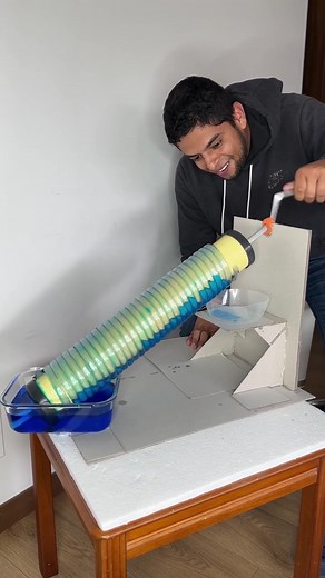 Truco antiguo para llevar agua de un lugar bajo a uno alto