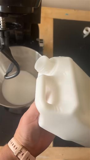 Ever wondered how to start a slime business in the UK? 🇬🇧 From batch codes ➡️ potting ➡️ labelling - here's exactly how to make a legit Bingsu slime 💜✨ - Would you start your own slime shop? #slime #slimeshop #howtomake #carmeebunny | Emma Orchard - Emms Artist & More